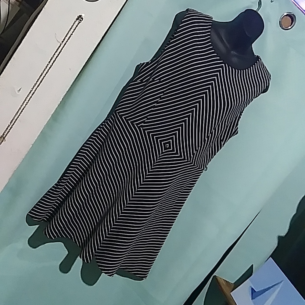 TOMMY HILFIGER DRESS SIZES MEDIUM STRETCH